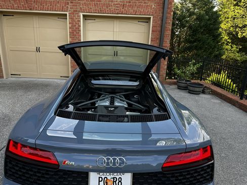 Used 2021 Audi R8 V10 w/ Premium Package image 9