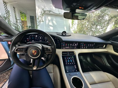 Used 2020 Porsche Taycan image 1