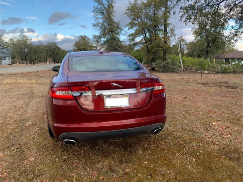 Used 2011 Jaguar XF Premium image 4