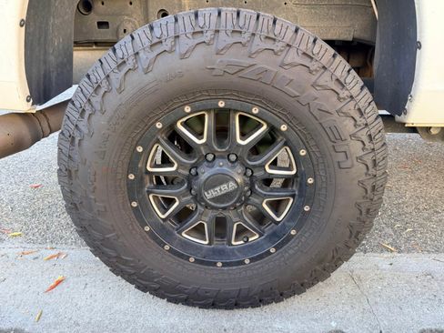 Used 2017 RAM 2500 Tradesman w/ Chrome Appearance Group image 14