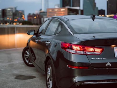 Used 2020 Kia Optima LX FWD image 4