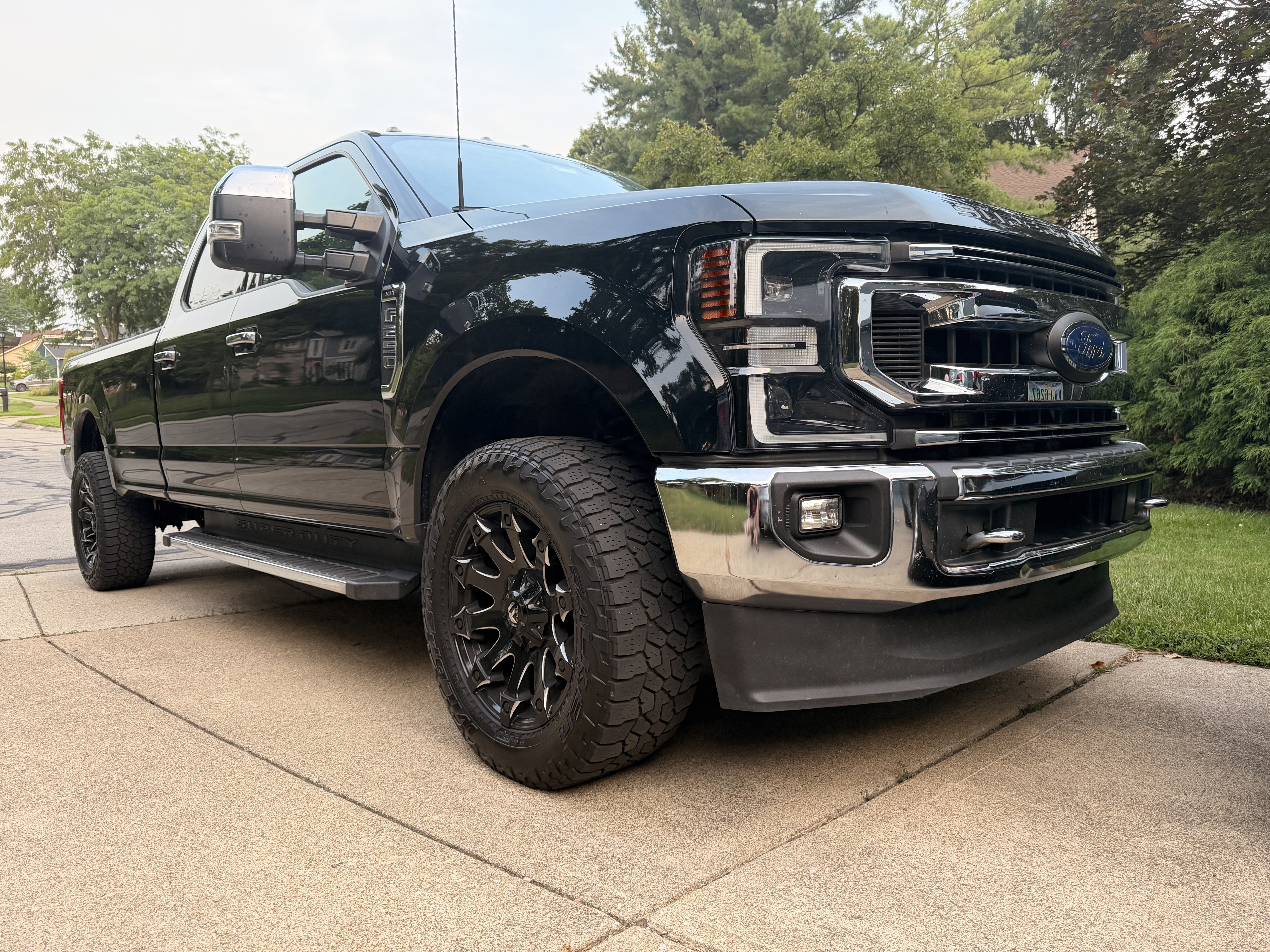 Used 2022 Ford F250 XLT w/ XLT Premium Package AWD/4WD image 1