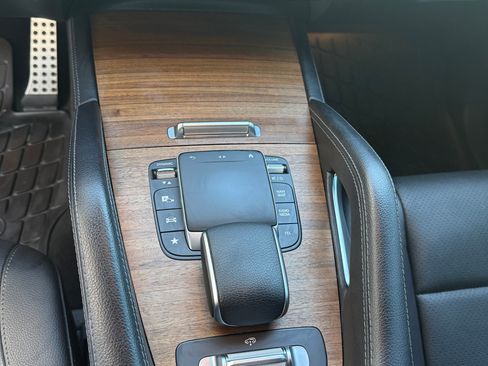 Used 2022 Mercedes-Benz GLS 450 4MATIC image 24