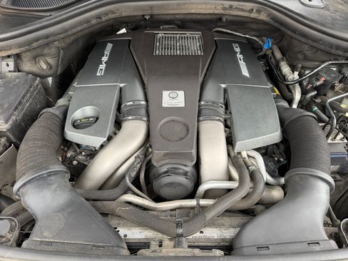 Used 2014 Mercedes-Benz ML 63 AMG 4MATIC image 28