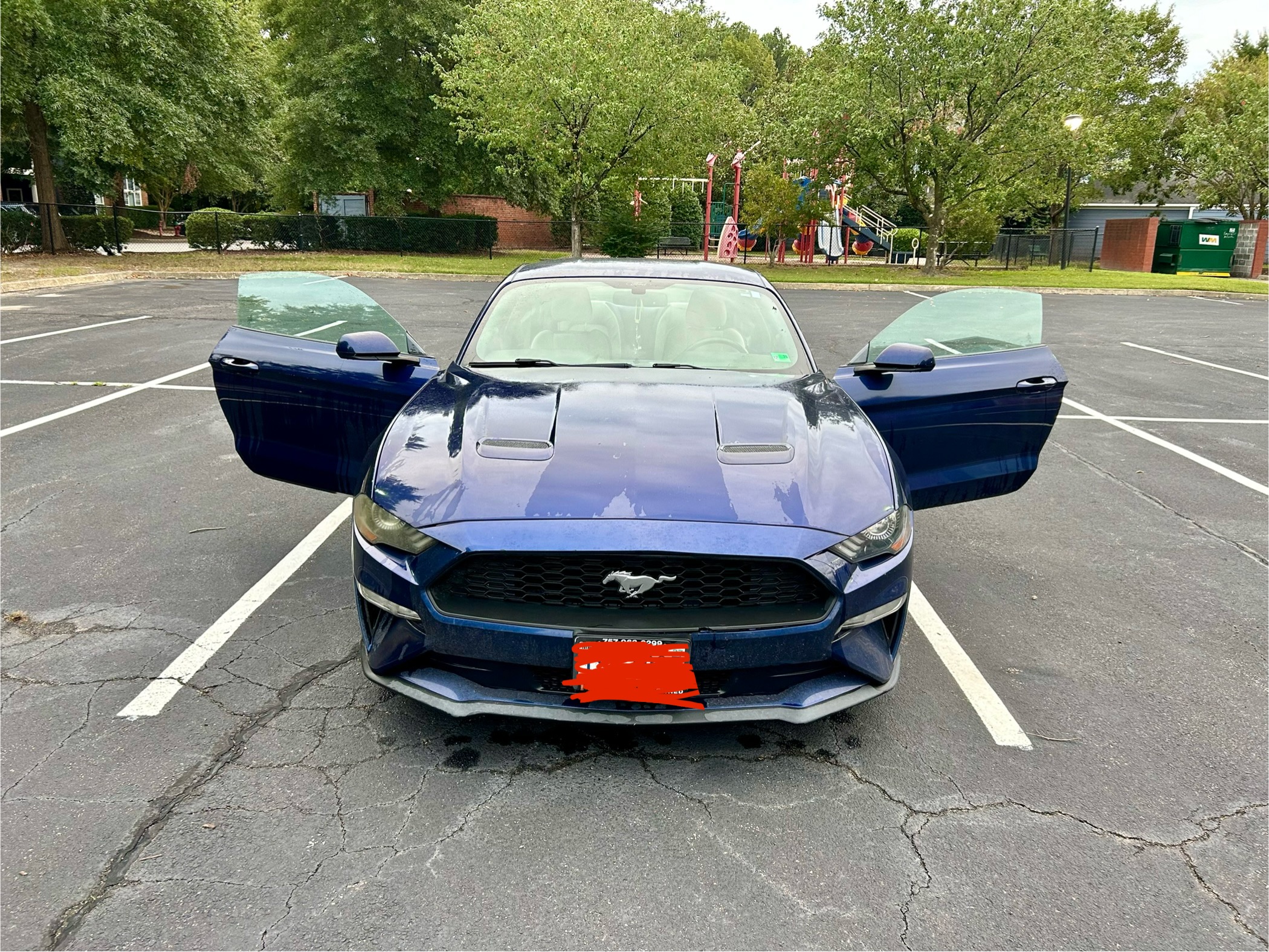 Used 2018 Ford Mustang Coupe RWD image 6