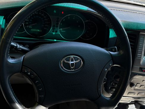 Used 2007 Toyota Land Cruiser w/ Convenience Pkg image 9