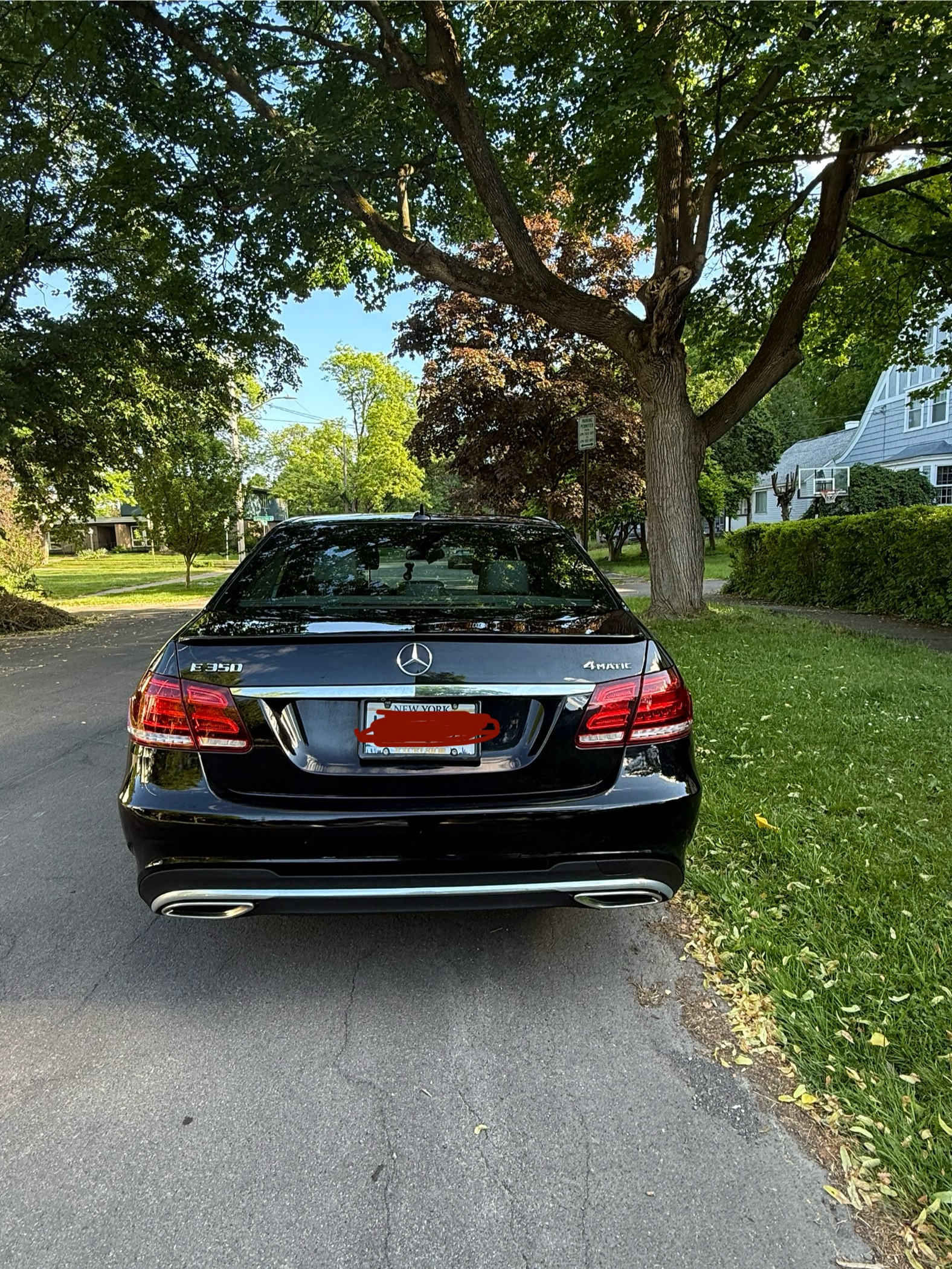Used 2016 Mercedes-Benz E 350 4MATIC Sedan image 2