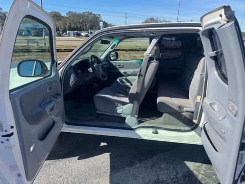 Used 2001 Toyota Tundra SR5 image 6