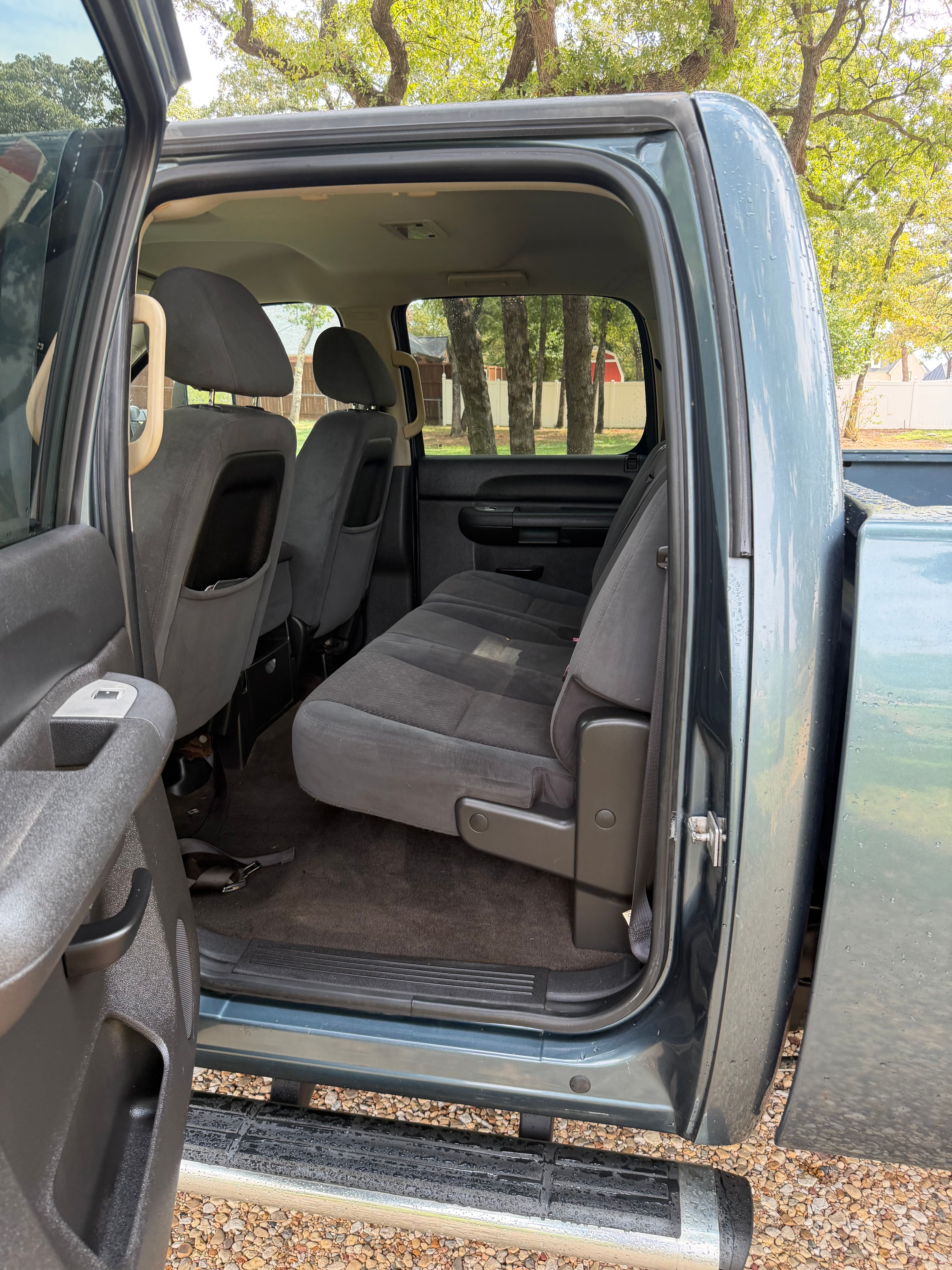 Used 2007 GMC Sierra 2500 SLE w/ Z71 Off-Road Package AWD/4WD image 6