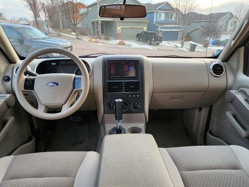 Used 2006 Ford Explorer XLS image 8
