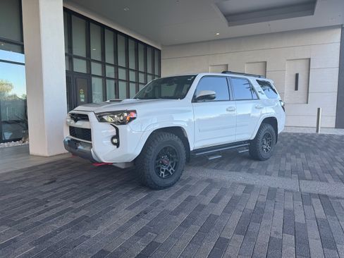 Used 2024 Toyota 4Runner TRD Off-Road Premium image 4