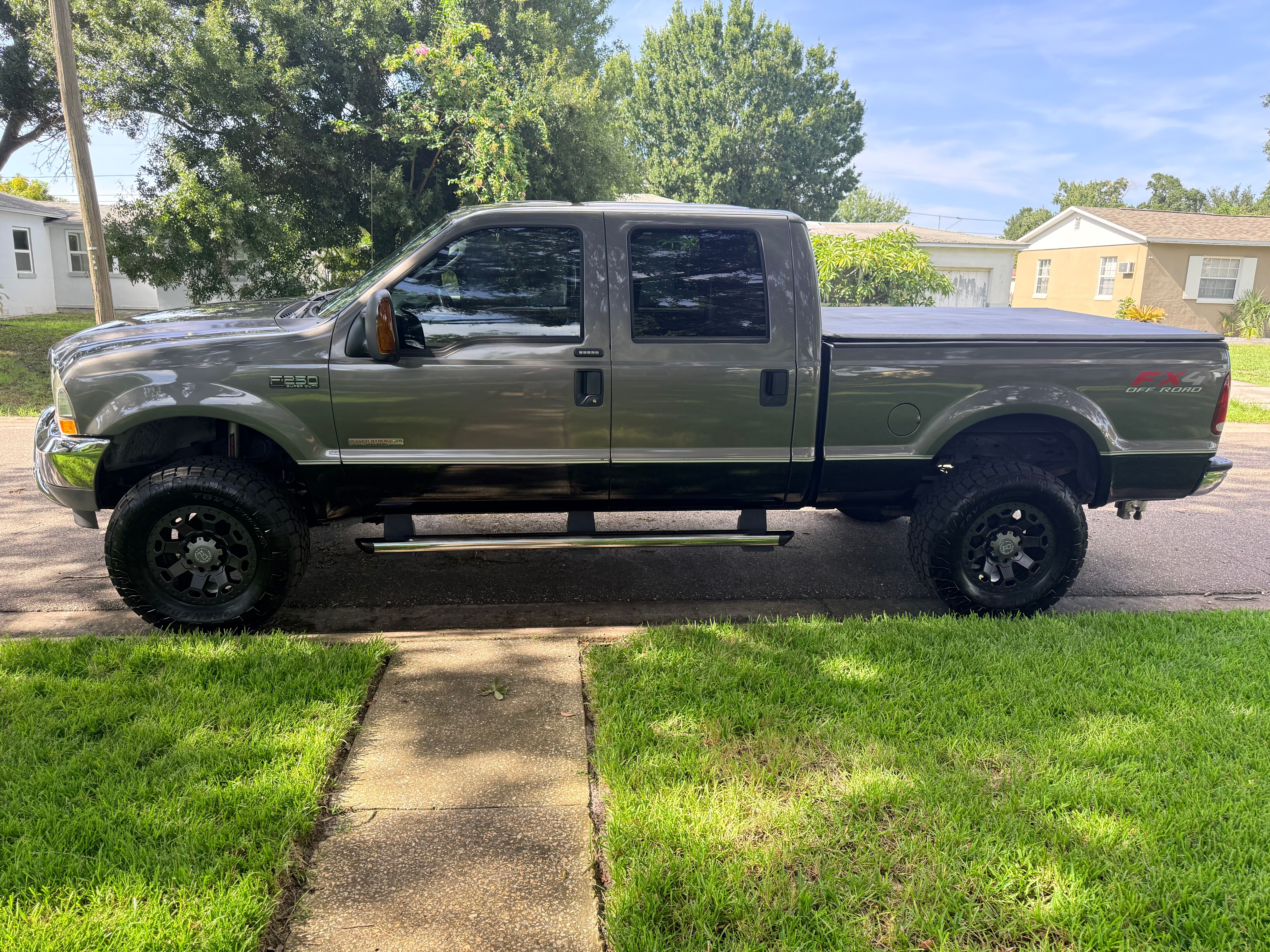Used 2004 Ford F250 Lariat AWD/4WD image 1