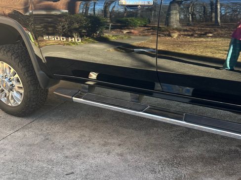 Used 2023 Chevrolet Silverado 2500 High Country w/ Z71 Off-Road Package image 11