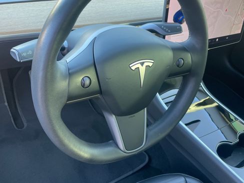 Used 2020 Tesla Model 3 Standard Range Plus RWD image 12