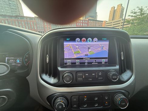 Used 2017 Chevrolet Colorado LT RWD image 13