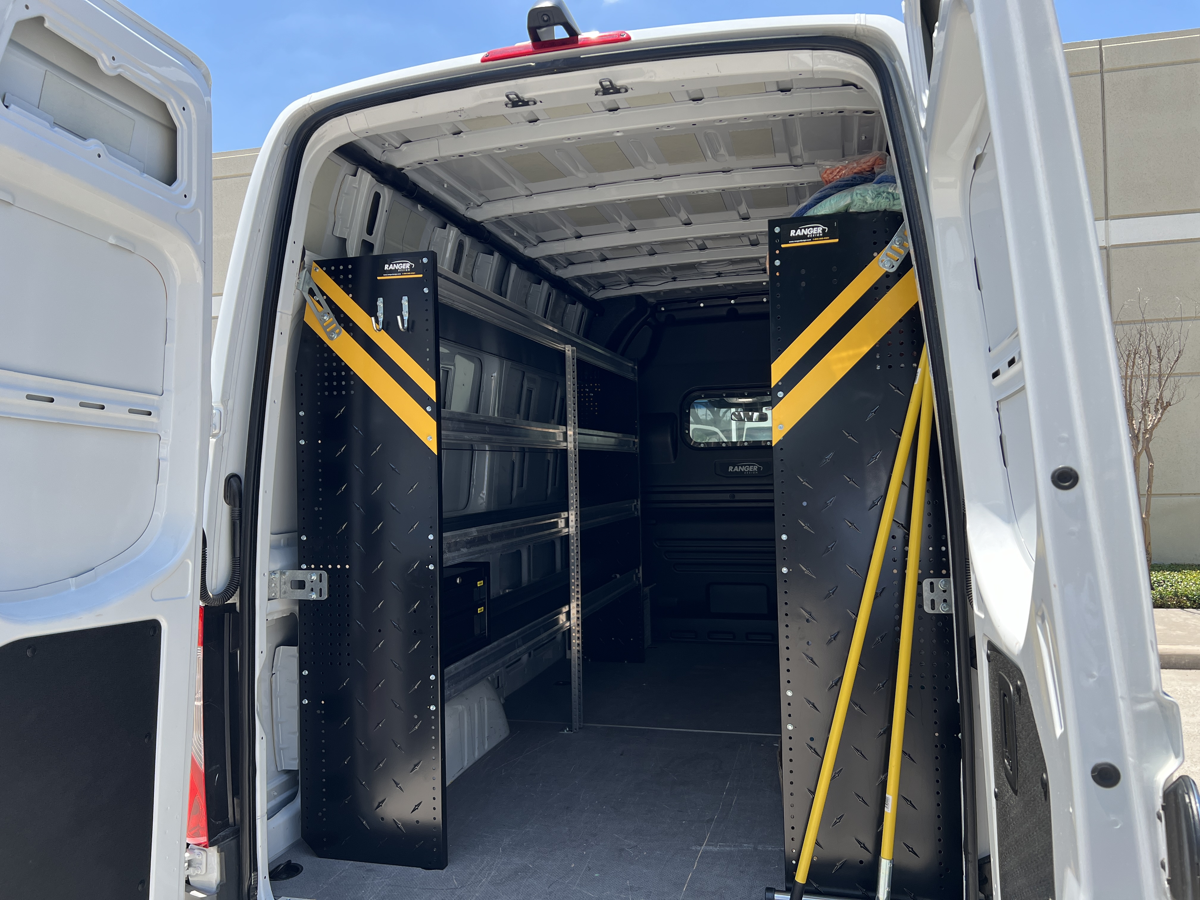 Used 2021 Mercedes-Benz Sprinter 2500 image 16