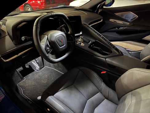 Used 2024 Chevrolet Corvette Stingray Preferred Cpe w/ 2LT RWD image 13