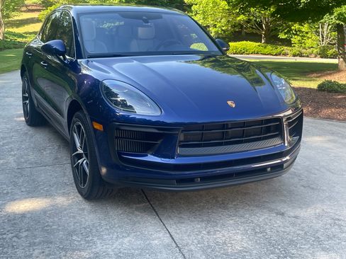 Used 2022 Porsche Macan S AWD/4WD image 1