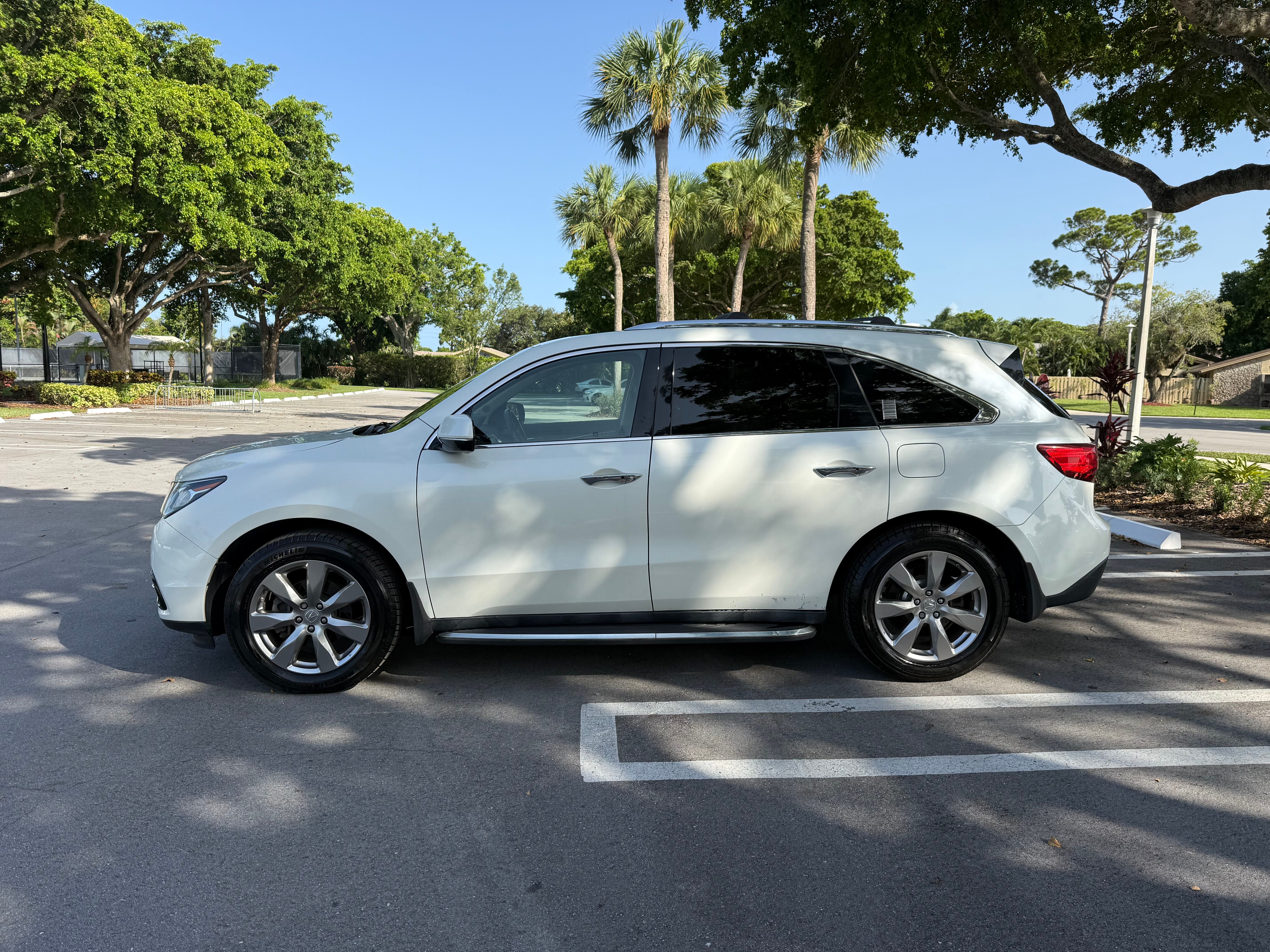 Used 2015 Acura MDX SH-AWD w/ Advance Package image 4