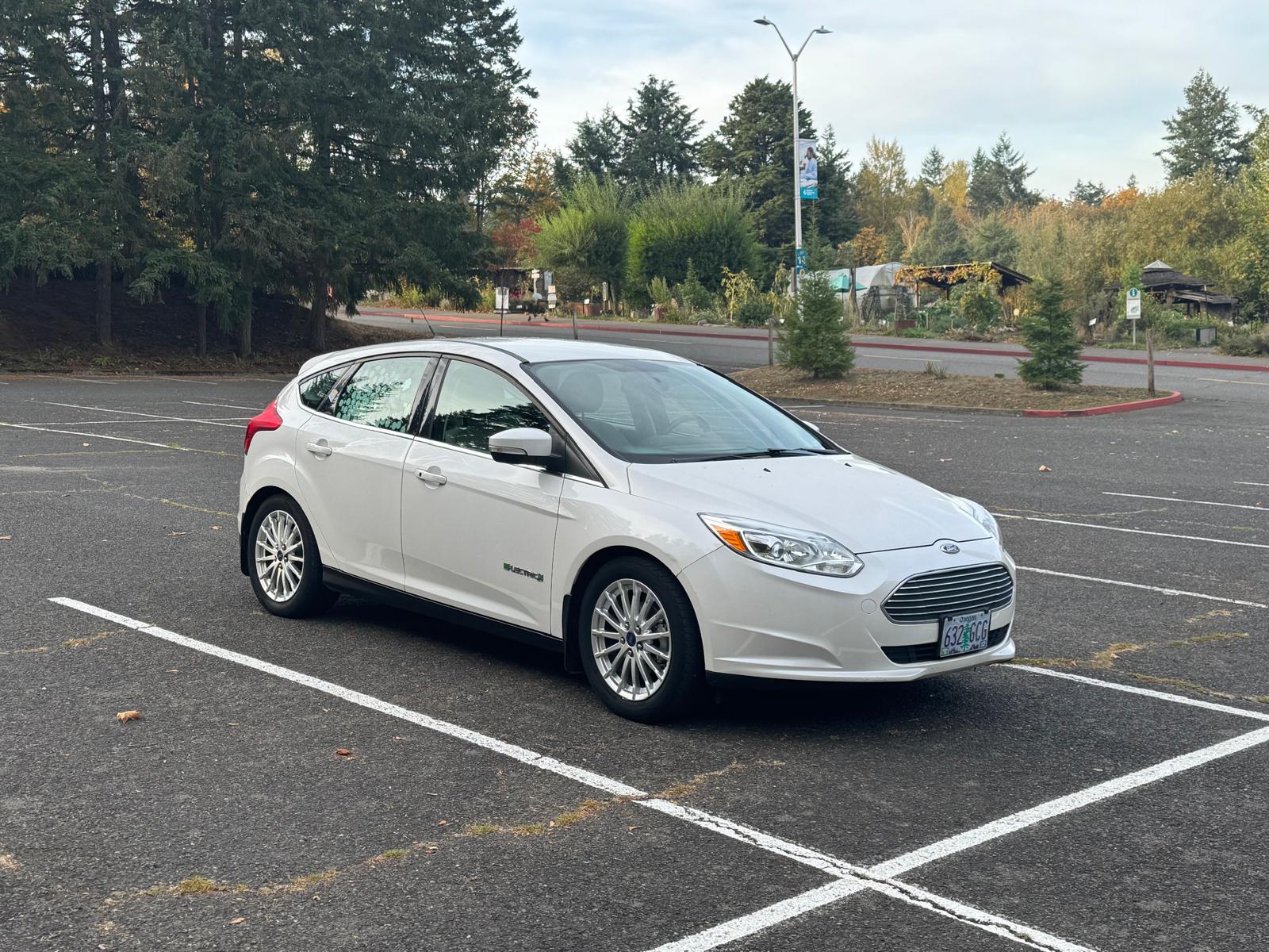 Used 2013 Ford Focus Electric Hatchback FWD image 2