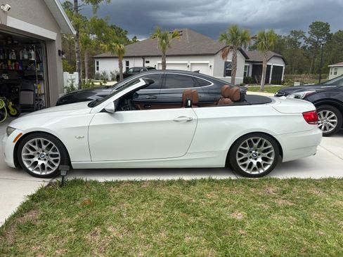 Used 2008 BMW 328i Convertible image 2
