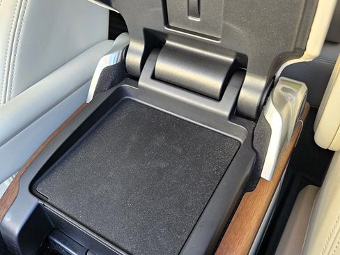 Used 2020 Land Rover Range Rover HSE image 22