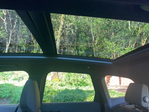 Used 2025 BMW X1 xDrive28i w/ Convenience Package image 10