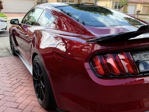 Used 2019 Ford Mustang Shelby GT350 w/ Technology Package image 6