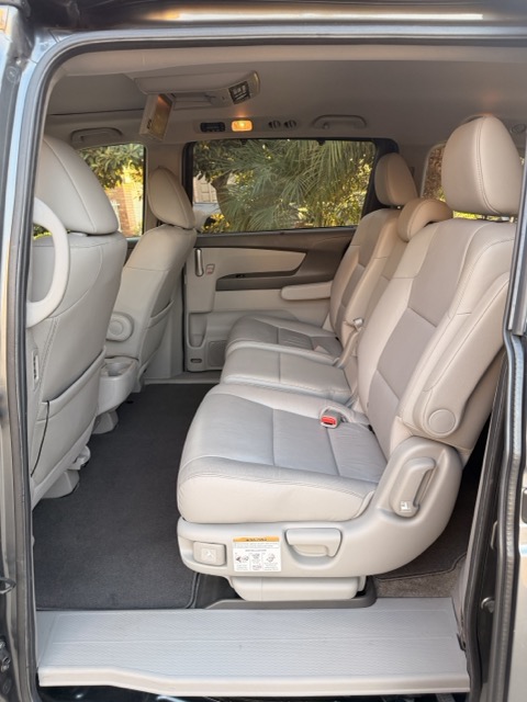 Used 2011 Honda Odyssey EX-L image 9