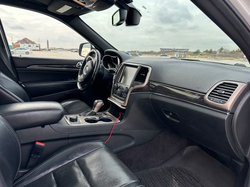 Used 2016 Jeep Grand Cherokee Overland image 8