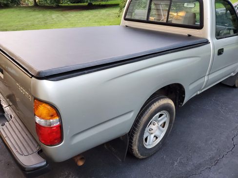 Used 2001 Toyota Tacoma Short Bed image 14