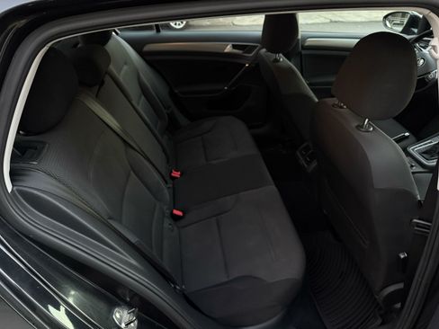 Used 2016 Volkswagen Golf S image 26