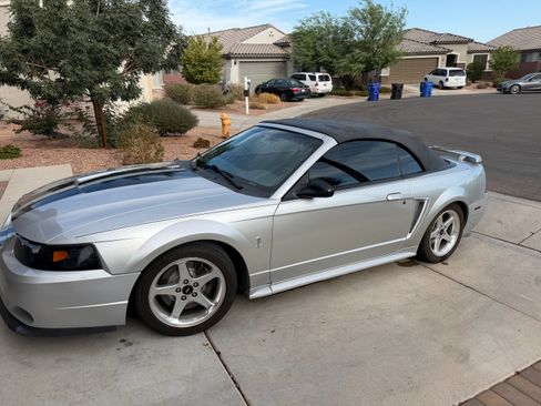Used 2001 Ford Mustang Cobra RWD image 14