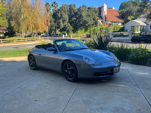 Used 2001 Porsche 911 Carrera 4 image 11