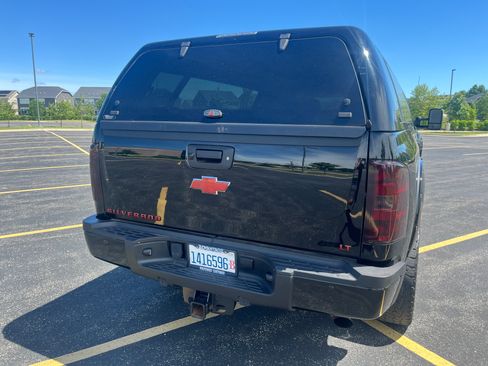 Used 2014 Chevrolet Silverado 2500 LT w/ Custom Sport Truck Package AWD/4WD image 6