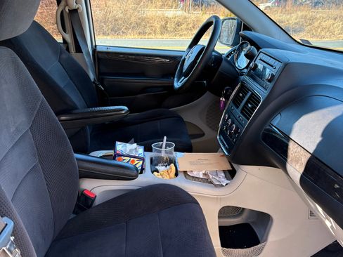 Used 2014 Dodge Grand Caravan SXT image 5