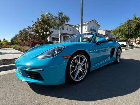 Used 2017 Porsche 718 Boxster S RWD image 1