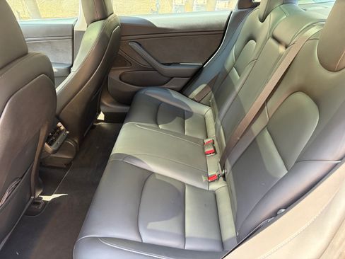 Used 2018 Tesla Model 3 Mid Range image 8