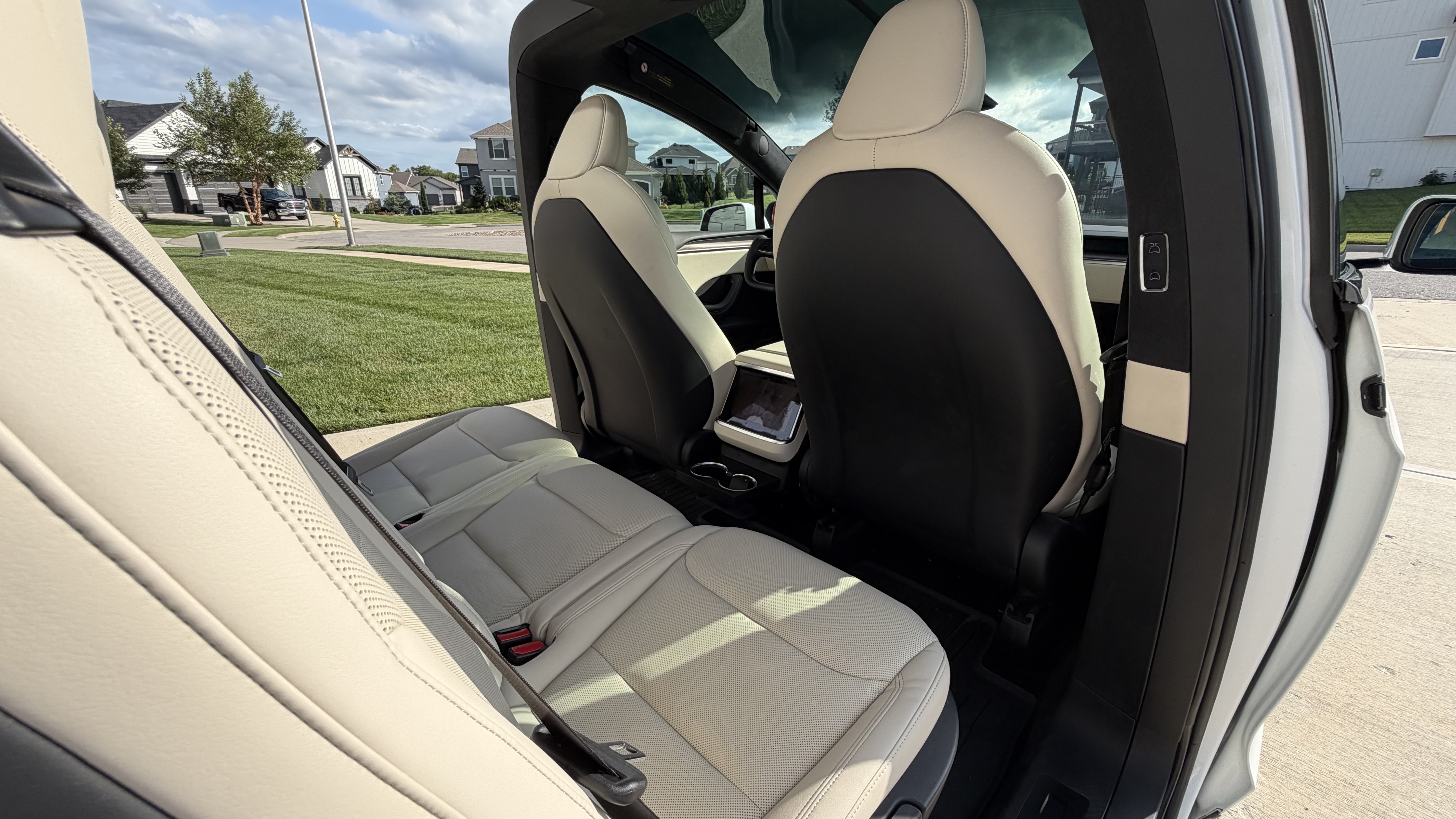 Used 2022 Tesla Model X AWD/4WD image 16