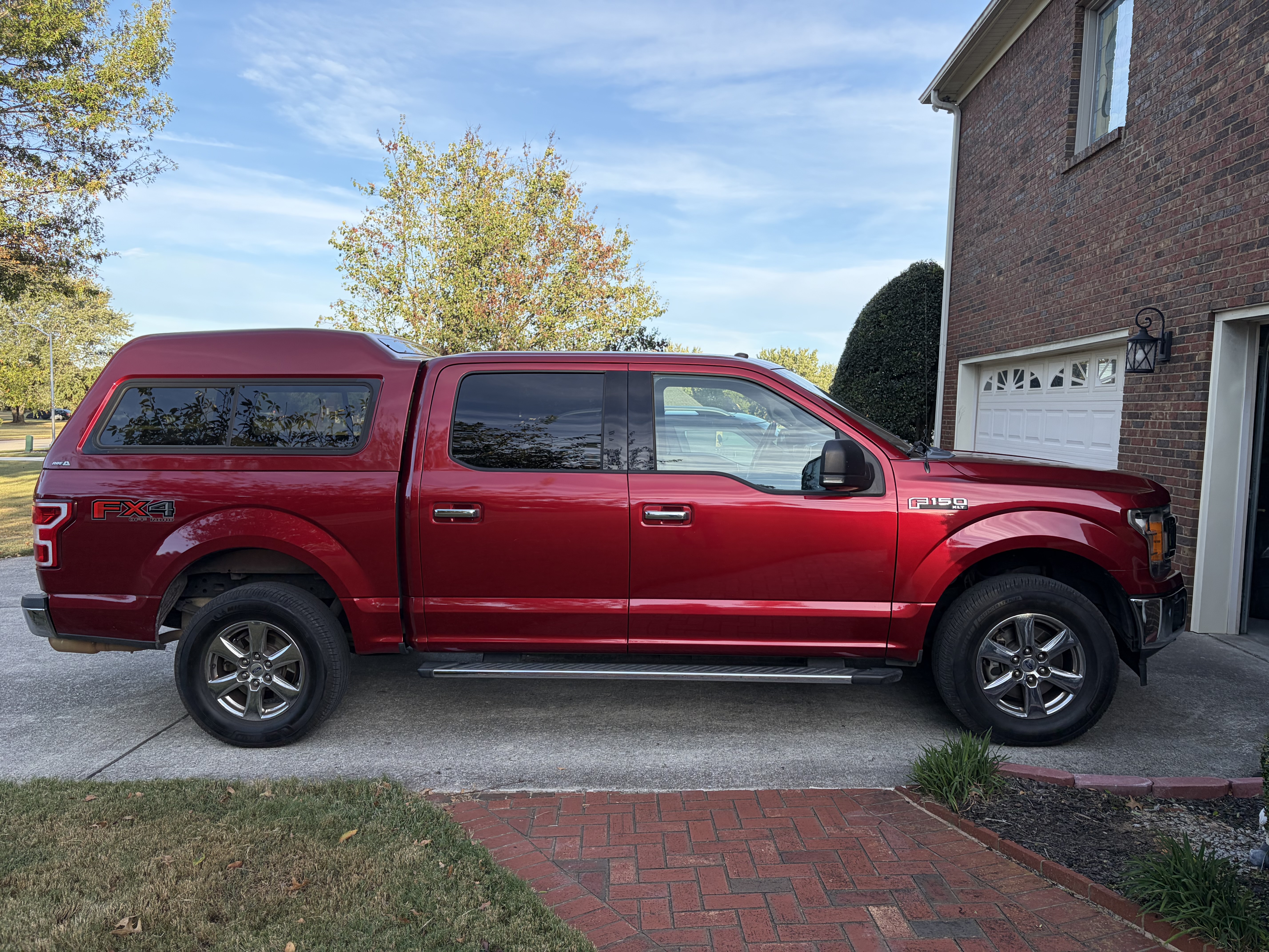Used 2018 Ford F150 XLT w/ Equipment Group 302A Luxury AWD/4WD image 9