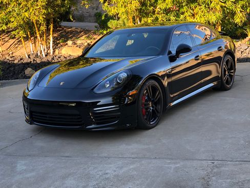 Used 2015 Porsche Panamera GTS image 1