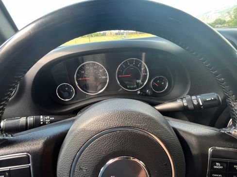 Used 2018 Jeep Wrangler Unlimited Rubicon AWD/4WD image 10