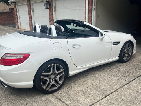 Used 2016 Mercedes-Benz SLK 350 image 11