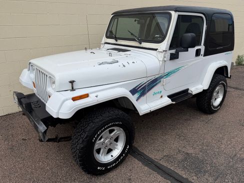 Used 1994 Jeep Wrangler SE AWD/4WD image 2