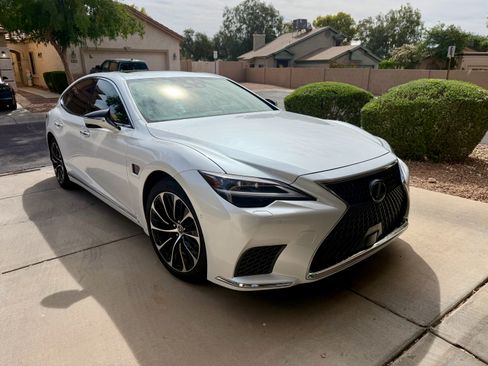 Used 2023 Lexus LS 500h AWD w/ Luxury Package image 8