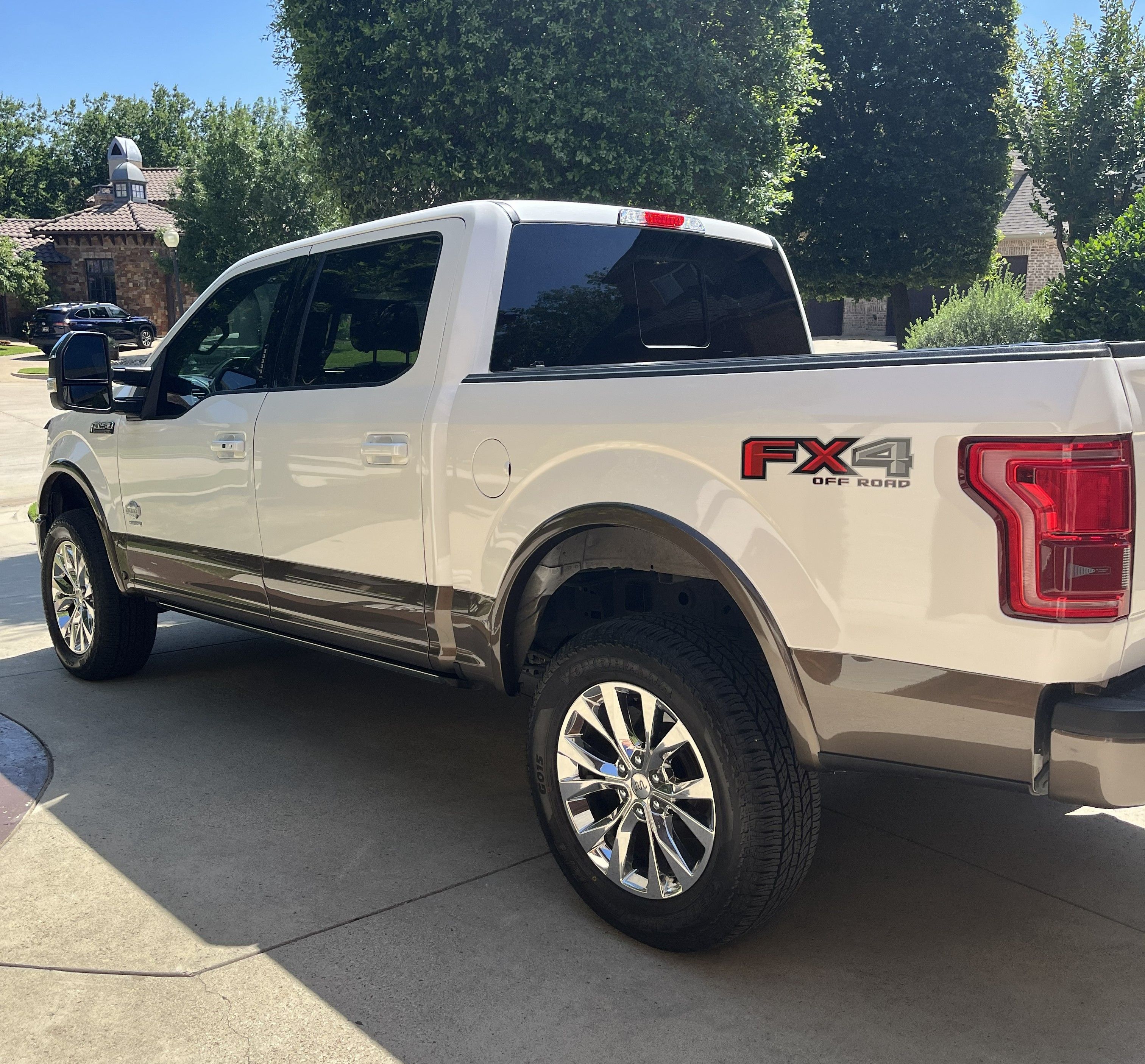 Used 2015 Ford F150 King Ranch w/ Equipment Group 601A Luxury AWD/4WD image 12