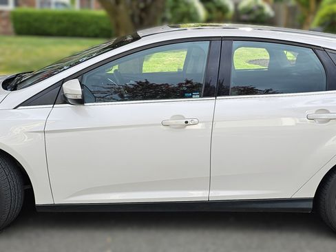 Used 2017 Ford Focus Titanium w/ Titanium Technology Package image 1