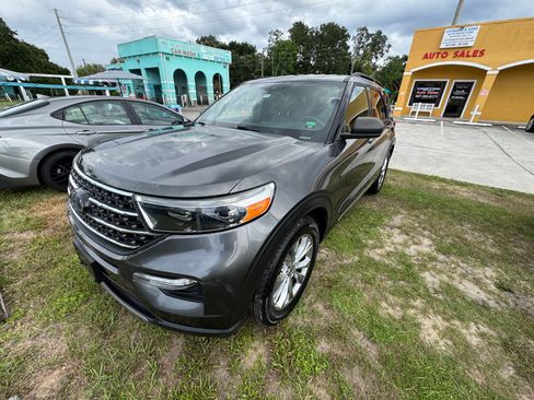 Used 2020 Ford Explorer XLT w/ Equipment Group 202A RWD image 1