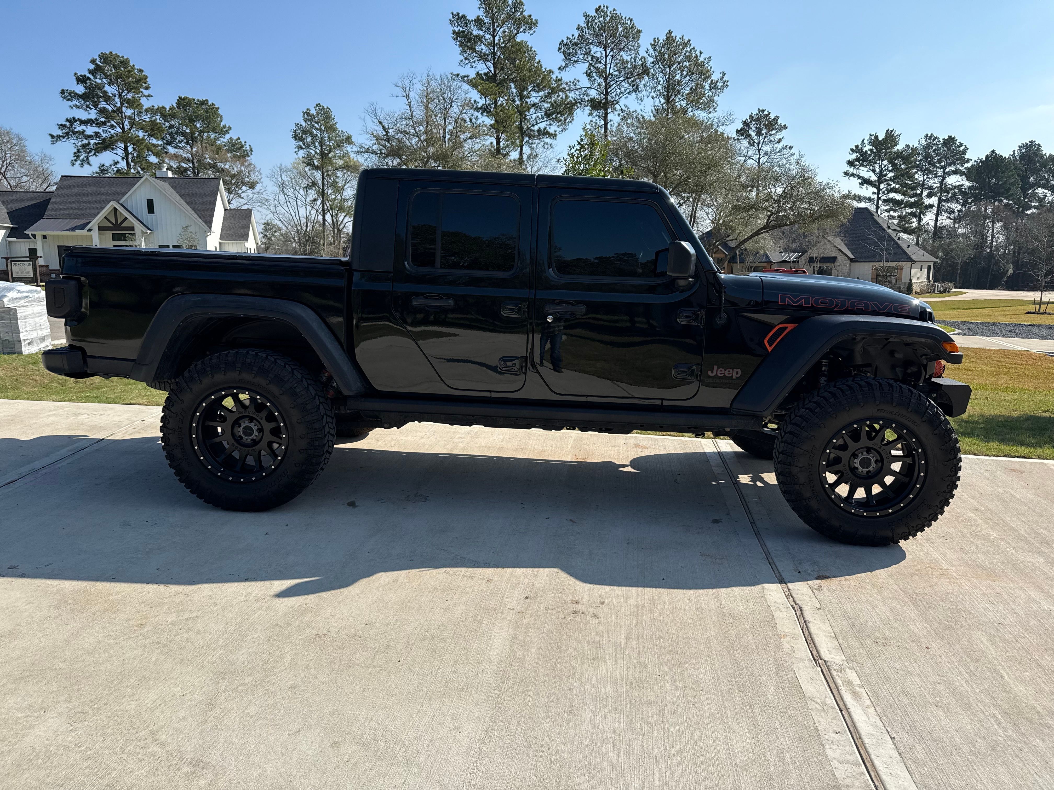 Used 2021 Jeep Gladiator Mojave AWD/4WD image 12