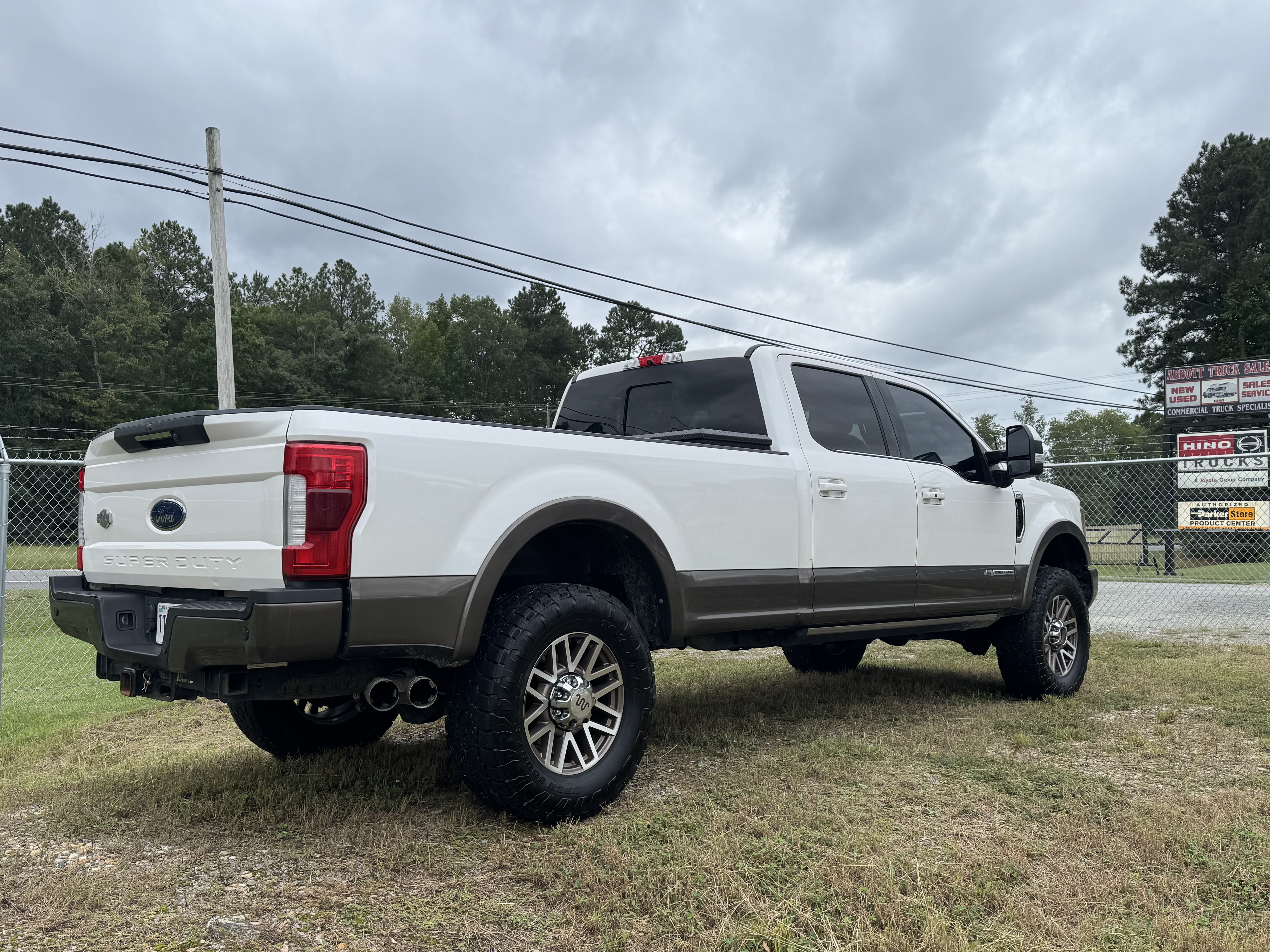 Used 2017 Ford F350 King Ranch w/ King Ranch Ultimate Package AWD/4WD image 4